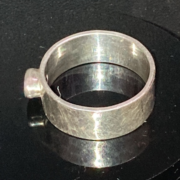 Vintage Sterling Silver ring with blue sapphire size 9. - Picture 2 of 6